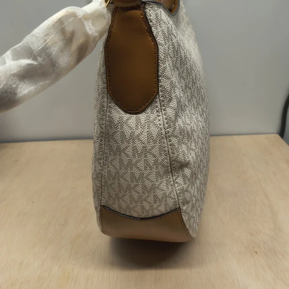 Michael Kors Brooke Lg Zip Hobo in Vanilla/Acorn - Picture 4 of 13